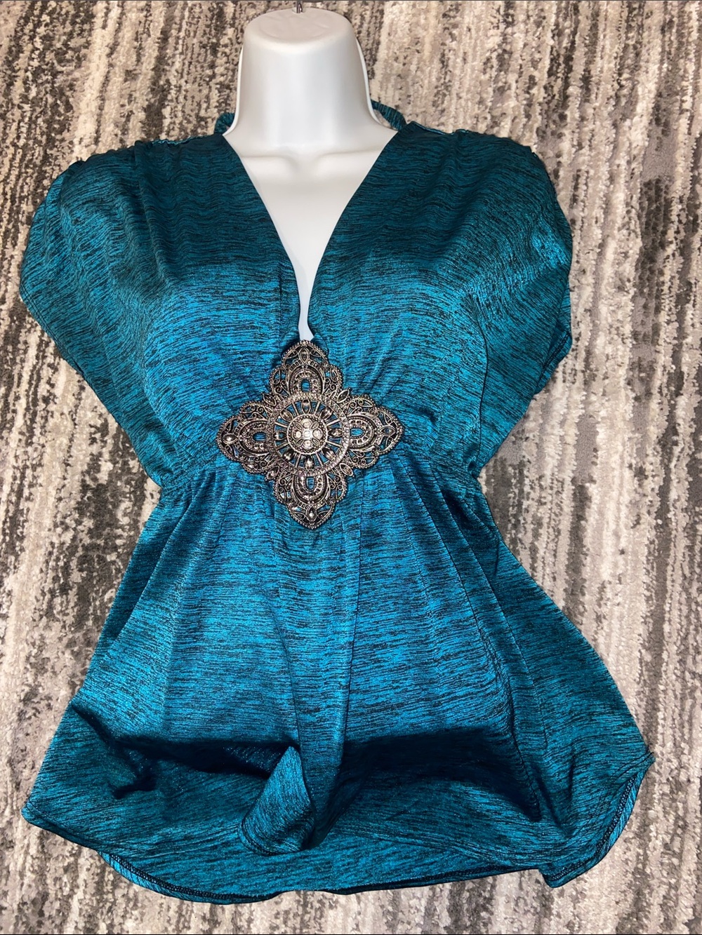 Three hearts teal blue V-neck blouse ruched empire waist ornate hardware size m